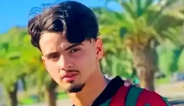 In Algerije maakt een steenworp een einde aan het leven van een supporter en herinnert aan de moord op speler Ibusi.