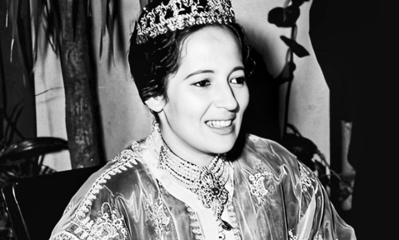 Het koninklijk paleis maakte vandaag, zaterdag, de dood bekend van de moeder van koning Mohammed VI, prinses Lalla Latifa.