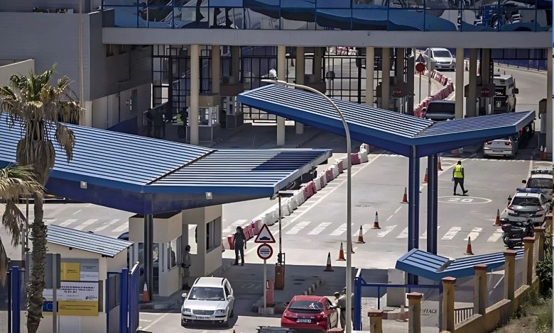 De onduidelijkheid en vertraging bij het openen van de douane in Ceuta en Melilla roepen vragen op