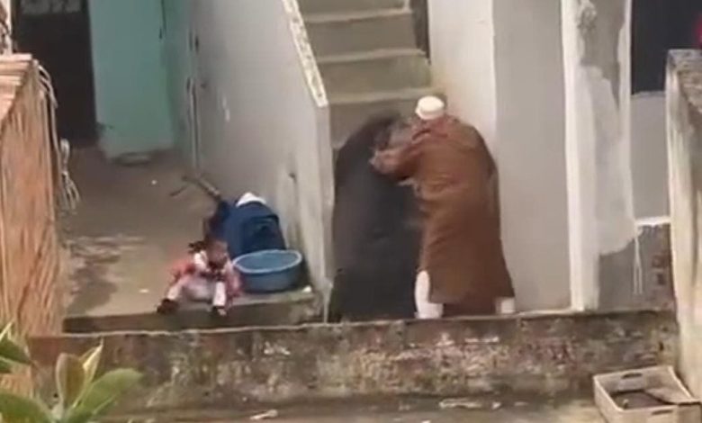 Tetouan.. Een conflict over de huur eindigt met de aanval van een oudere man op een moeder en haar dochter