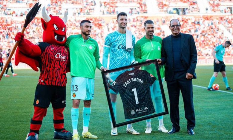 Mallorca, Spanje, is gewijd aan zijn voormalige doelman Badou Zaki (video)