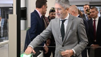 De Spaanse minister voor de binnenstormen bezette Melilla tijdens een verrassingsbezoek om de slimme grens te activeren