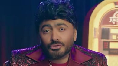 Tamer Hosni bereidt zich voor om een ​​populair nummer te ervaren en verrast het publiek met zijn look